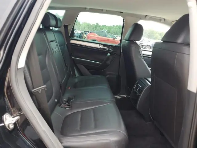 2012 VOLKSWAGEN TOUAREG V6  