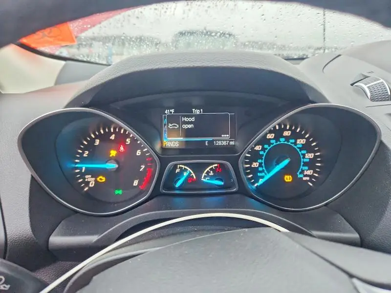 2015 FORD ESCAPE SE  