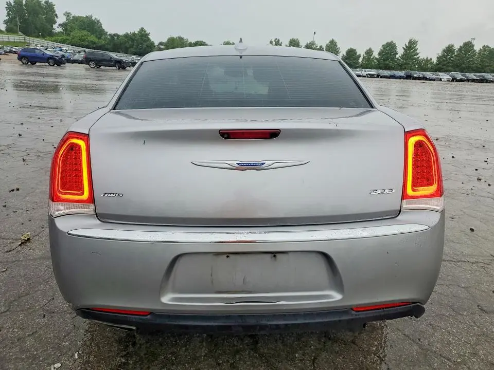 2018 CHRYSLER 300 LIMITED  