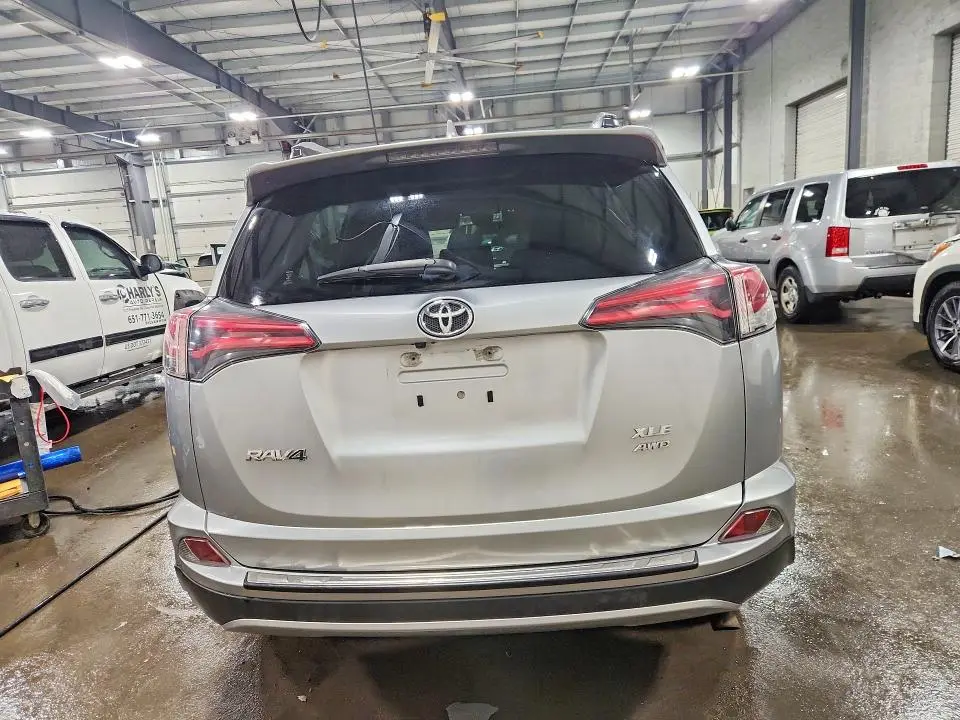 2018 TOYOTA RAV4 XLE  
