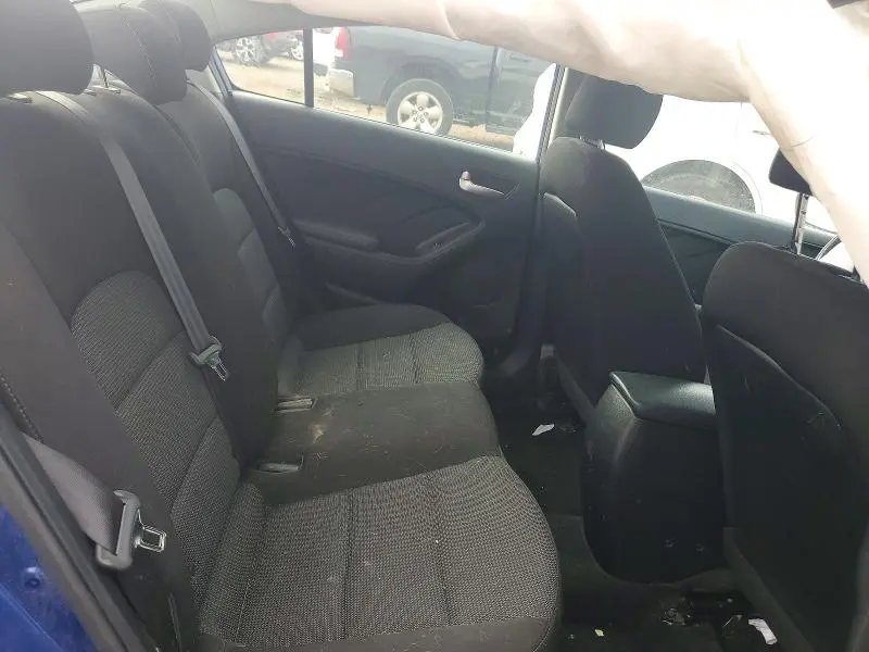 2017 KIA FORTE LX  