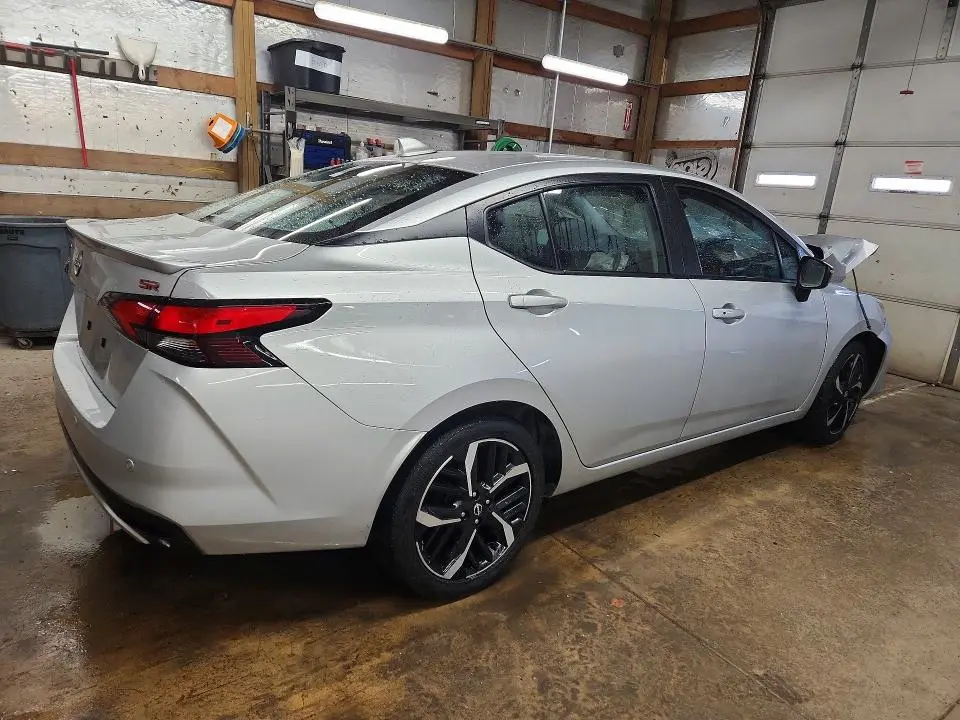 2024 NISSAN VERSA SR  