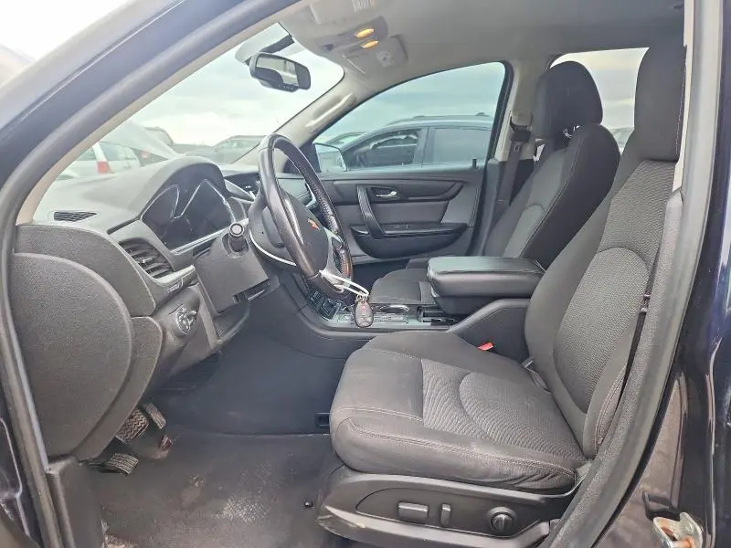2017 CHEVROLET TRAVERSE LT  