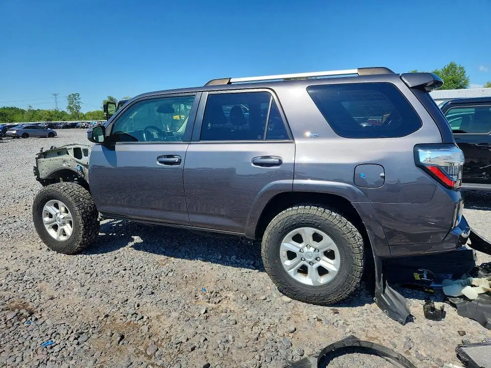 2021 TOYOTA 4RUNNER SR5  
