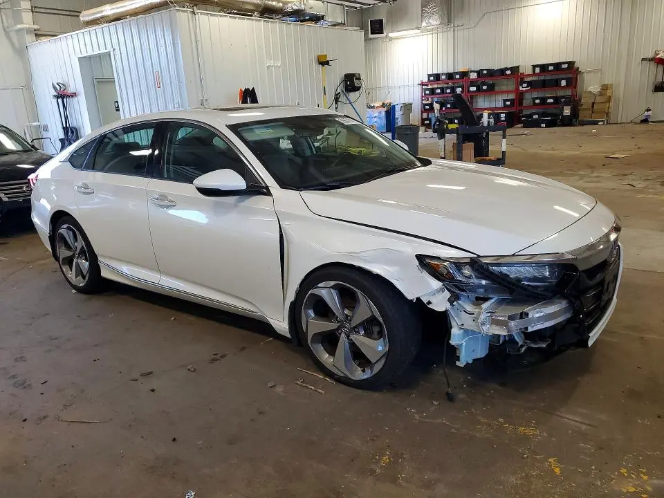 2018 HONDA ACCORD TOURING  