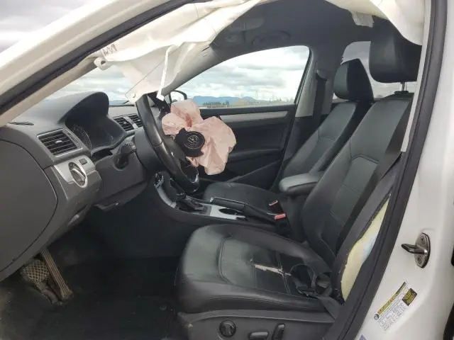 2013 VOLKSWAGEN PASSAT SE  
