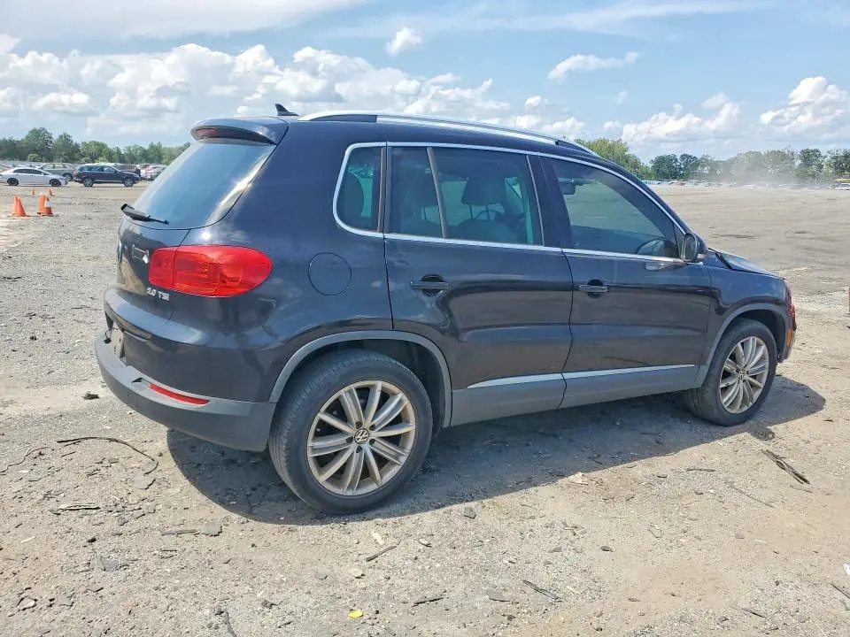 2012 VOLKSWAGEN TIGUAN S  