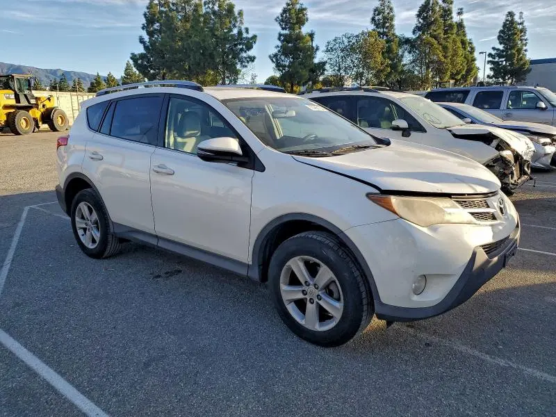 2014 TOYOTA RAV4 XLE  