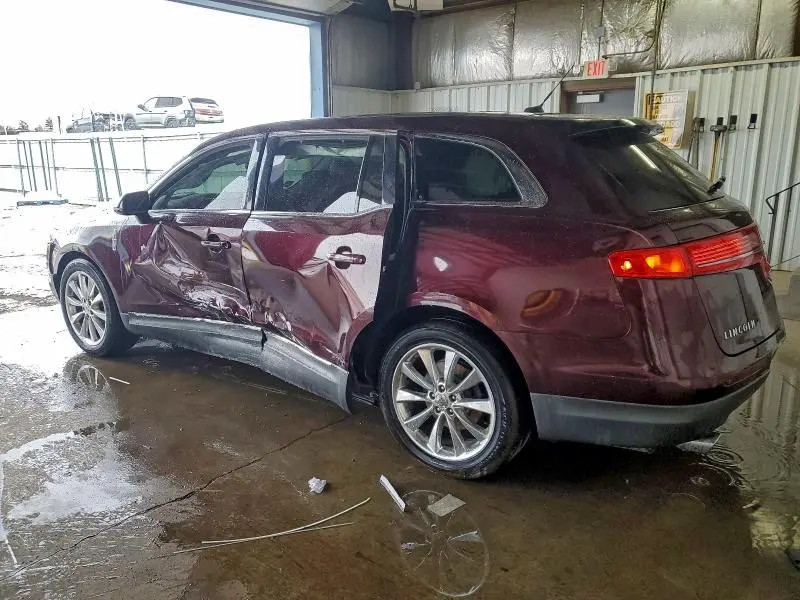 2011 LINCOLN MKT   