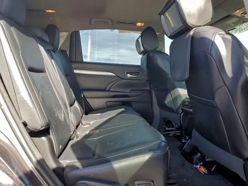 2016 TOYOTA HIGHLANDER XLE  