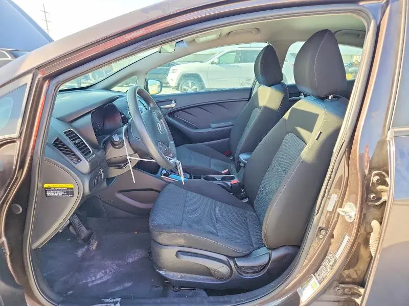 2017 KIA FORTE LX  