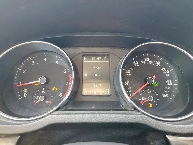 2017 VOLKSWAGEN PASSAT SE  