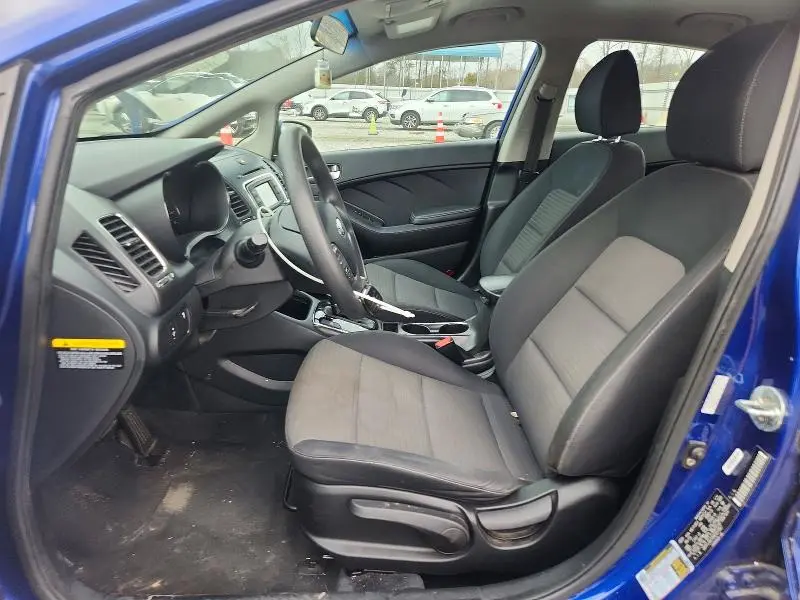 2017 KIA FORTE LX  