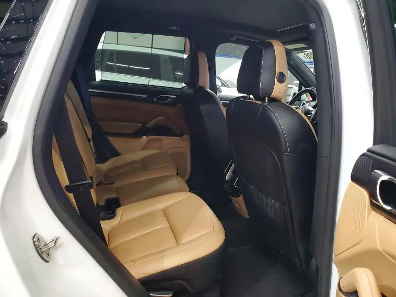 2015 PORSCHE CAYENNE S  
