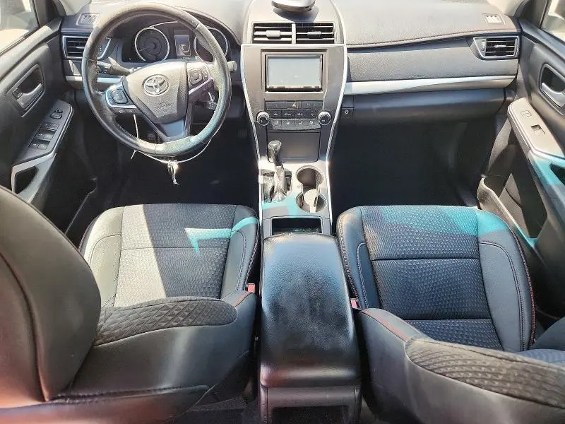 2015 TOYOTA CAMRY SE  