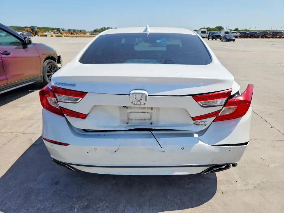 2018 HONDA ACCORD TOURING  