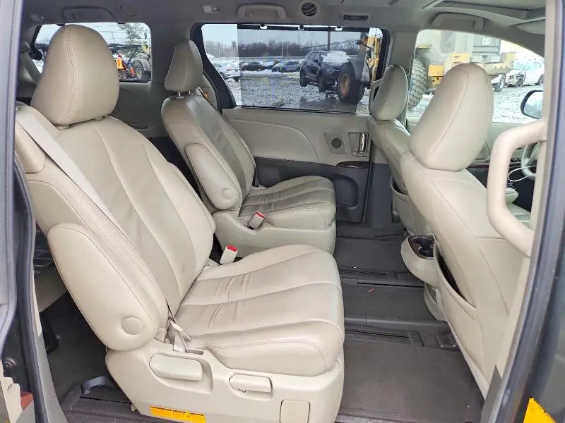 2011 TOYOTA SIENNA XLE 7-PASSENGER  