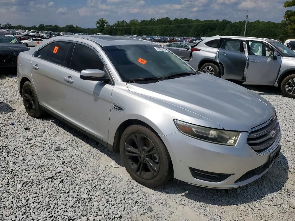 2015 FORD TAURUS SEL  