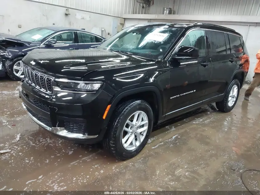 2025 JEEP GRAND CHEROKEE L LAREDO X 4X4