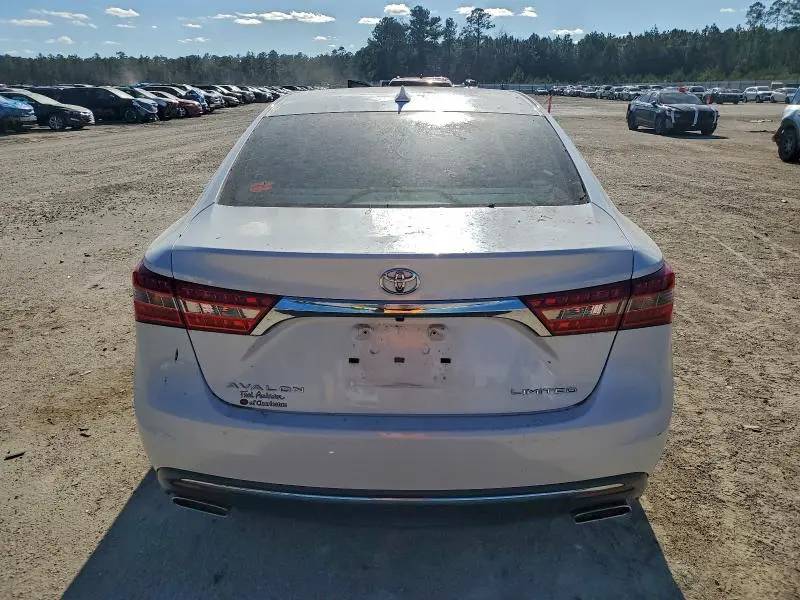 2018 TOYOTA AVALON XLE  