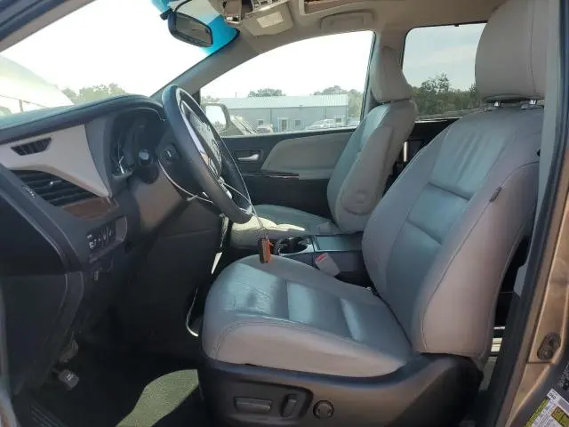2015 TOYOTA SIENNA XLE