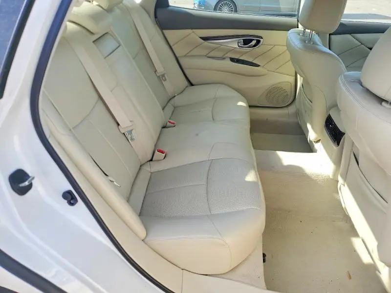 2017 INFINITI Q70L 3.7  
