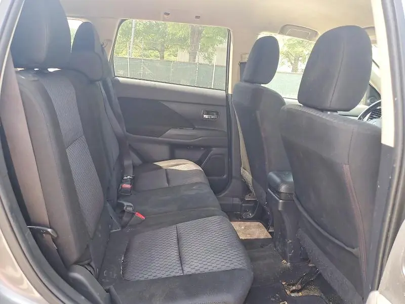 2014 MITSUBISHI OUTLANDER SE  