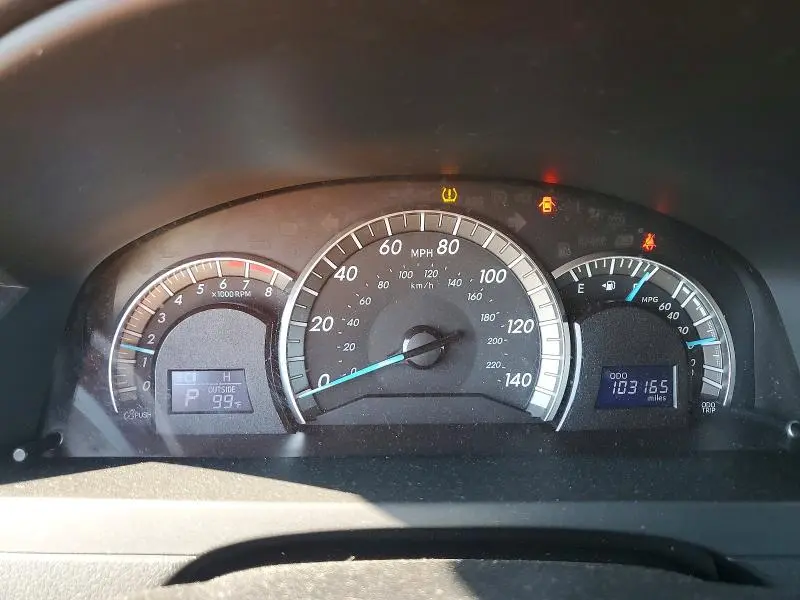 2013 TOYOTA CAMRY SE  
