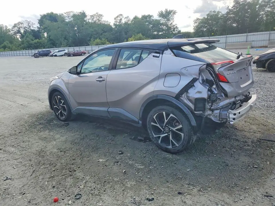 2019 TOYOTA C-HR XLE  