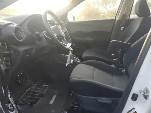 2023 NISSAN KICKS S  