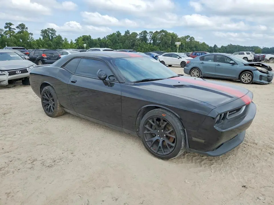 2013 DODGE CHALLENGER SXT  