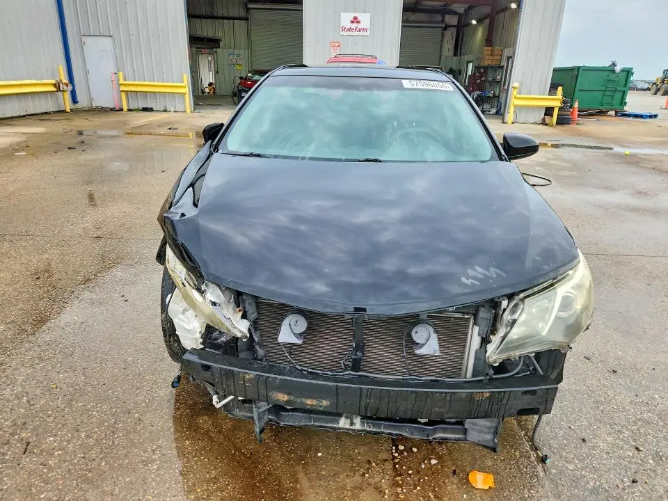 2014 TOYOTA CAMRY SE  
