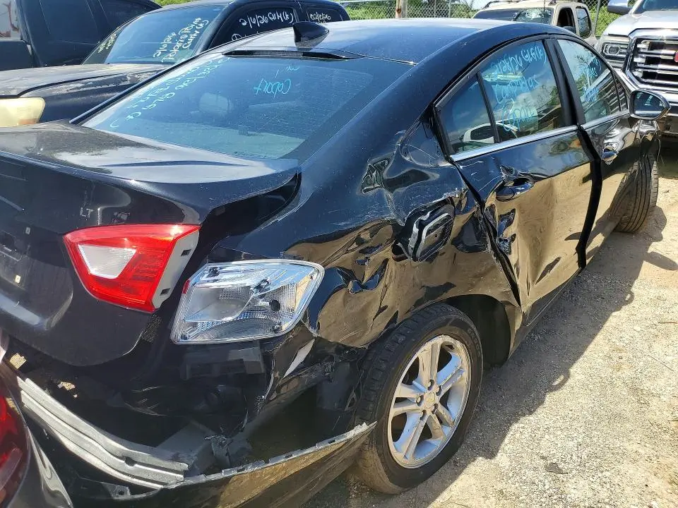 2017 CHEVROLET CRUZE LT  