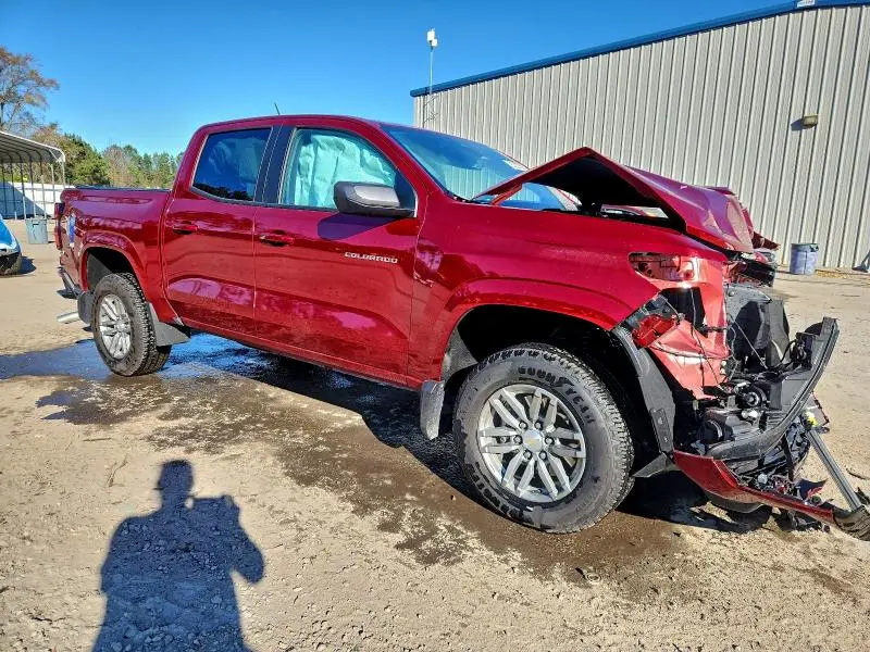 2024 CHEVROLET COLORADO LT  
