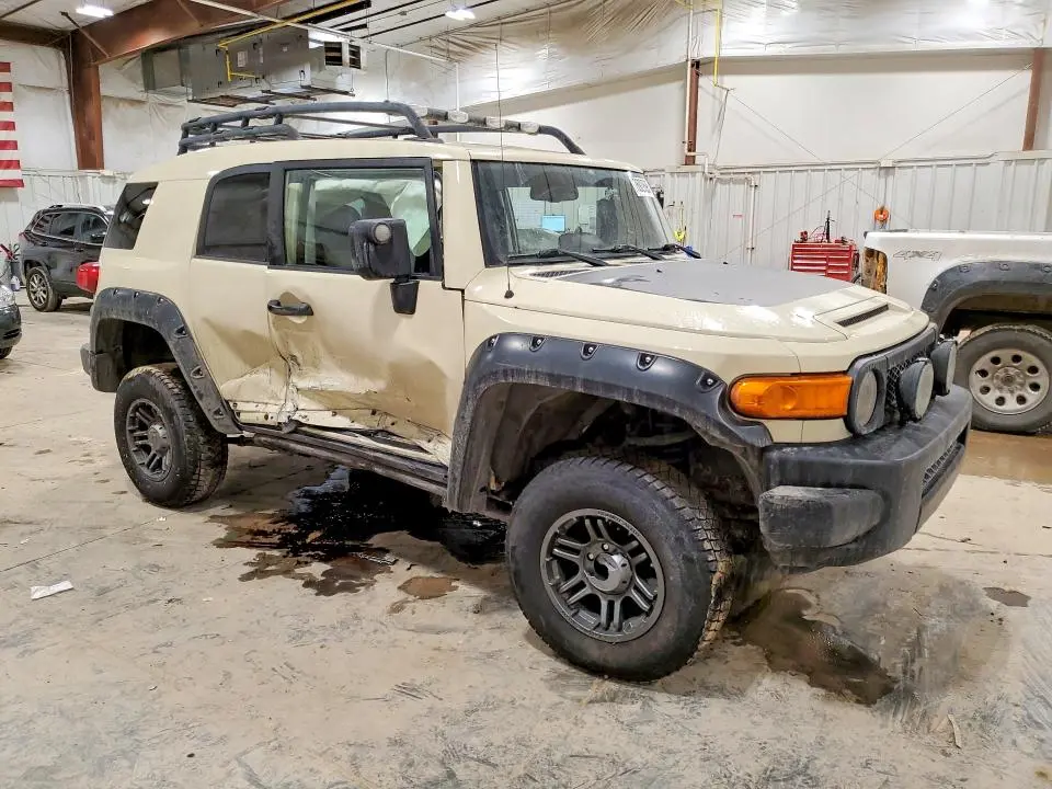 2010 TOYOTA FJ CRUISER BASE  