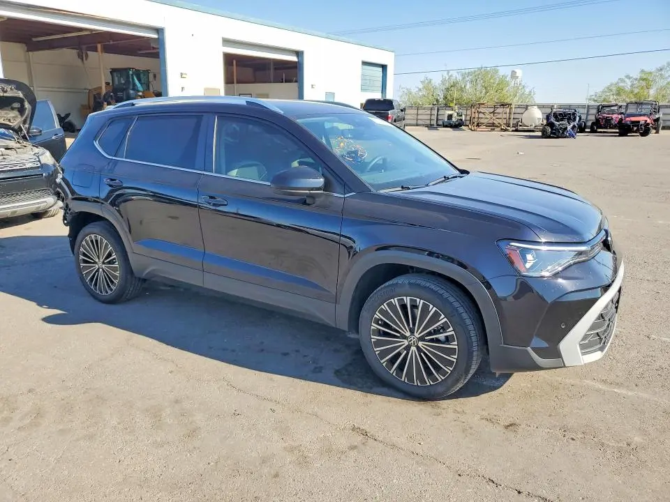 2025 VOLKSWAGEN TAOS SE  