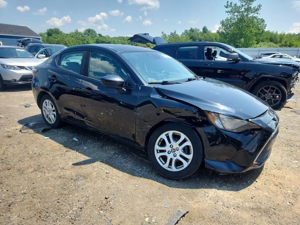2018 TOYOTA YARIS IA BASE  
