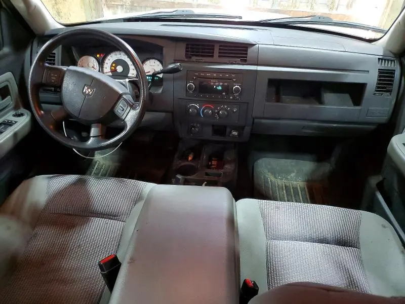 2011 DODGE DAKOTA SLT  