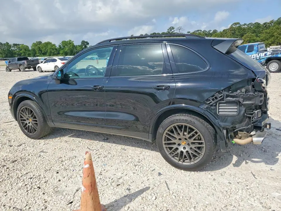 2018 PORSCHE CAYENNE   