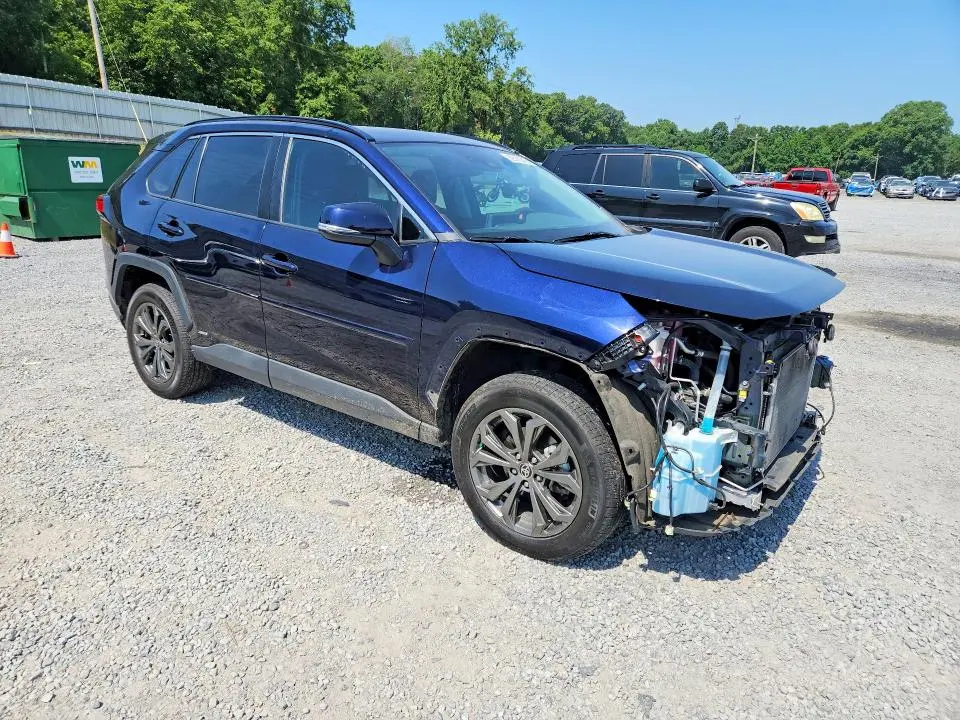 2022 TOYOTA RAV4 XLE PREMIUM  