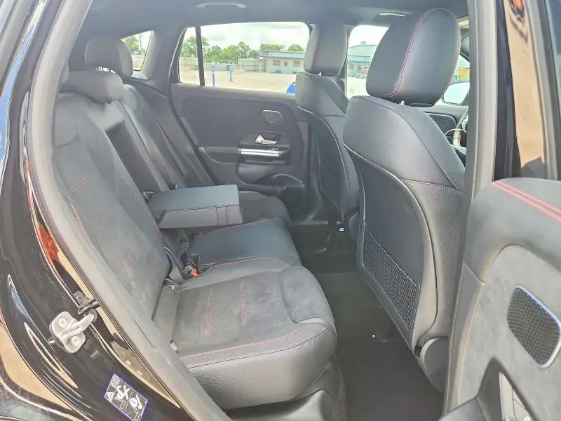 2025 MERCEDES-BENZ GLA 250  