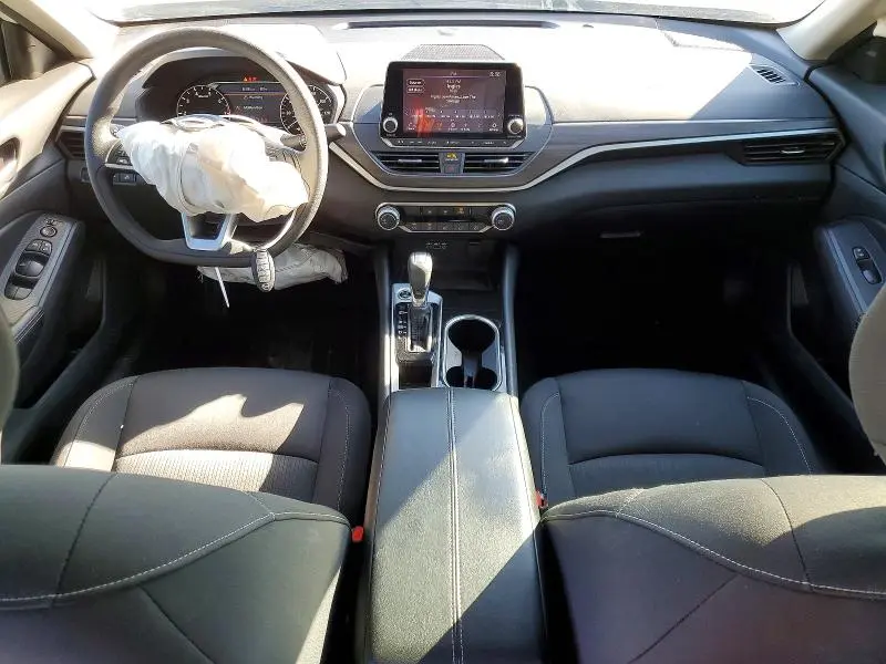 2024 NISSAN ALTIMA SV  