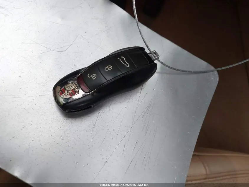 2014 PORSCHE CAYENNE  