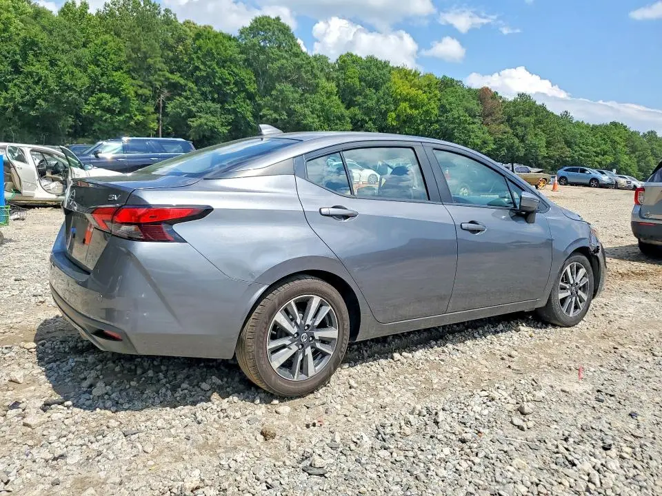2021 NISSAN VERSA SV  