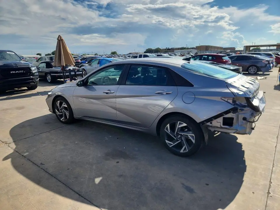 2025 HYUNDAI ELANTRA SEL SPORT  