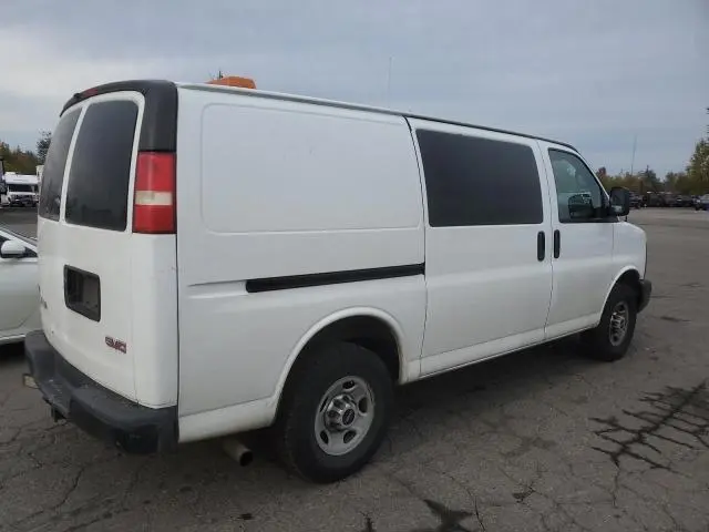 2010 GMC SAVANA G2500  