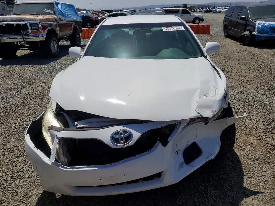 2011 TOYOTA CAMRY LE  