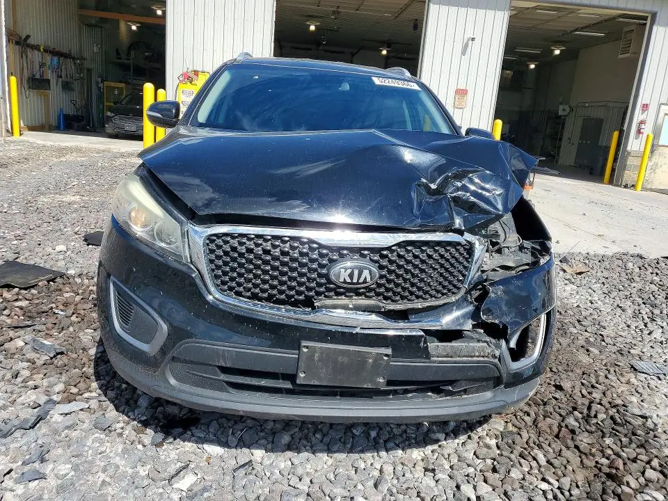 2016 KIA SORENTO LX  