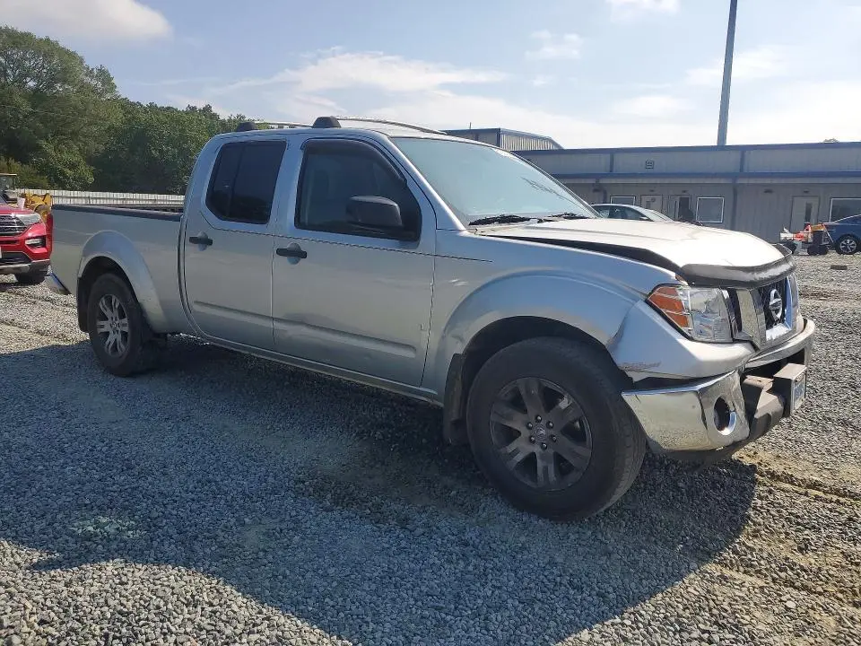 2010 NISSAN FRONTIER SE V6  