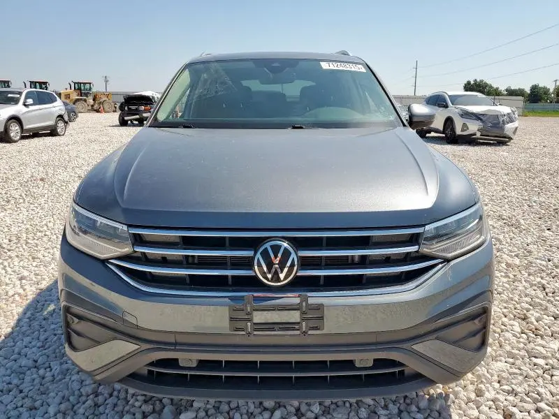 2022 VOLKSWAGEN TIGUAN SE  